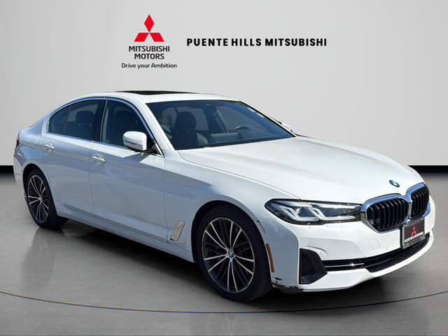 Used 2022 BMW 530i w/ Convenience Package RWD image 3