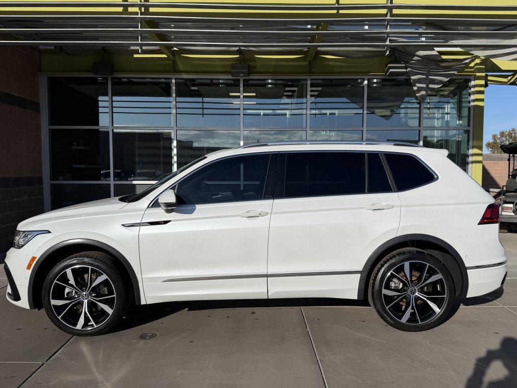 Used 2024 Volkswagen Tiguan SEL R-Line AWD/4WD image 7