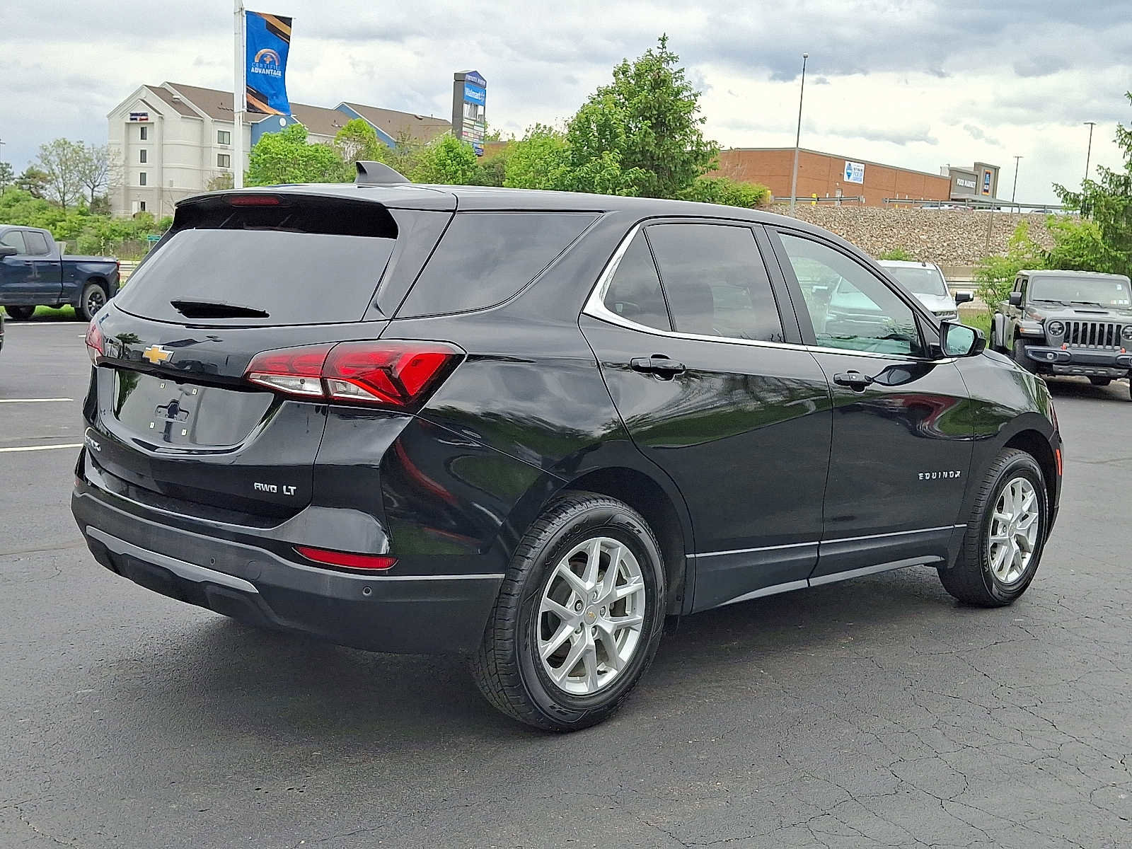 Used 2024 Chevrolet Equinox LT AWD/4WD image 6