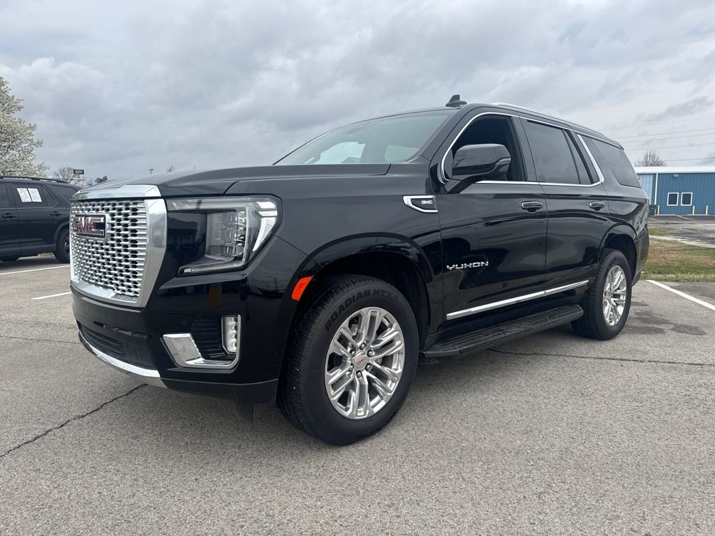 Used 2022 GMC Yukon SLT w/ SLT Luxury Package image 2