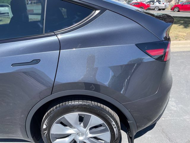 Used 2024 Tesla Model Y Long Range AWD/4WD image 29