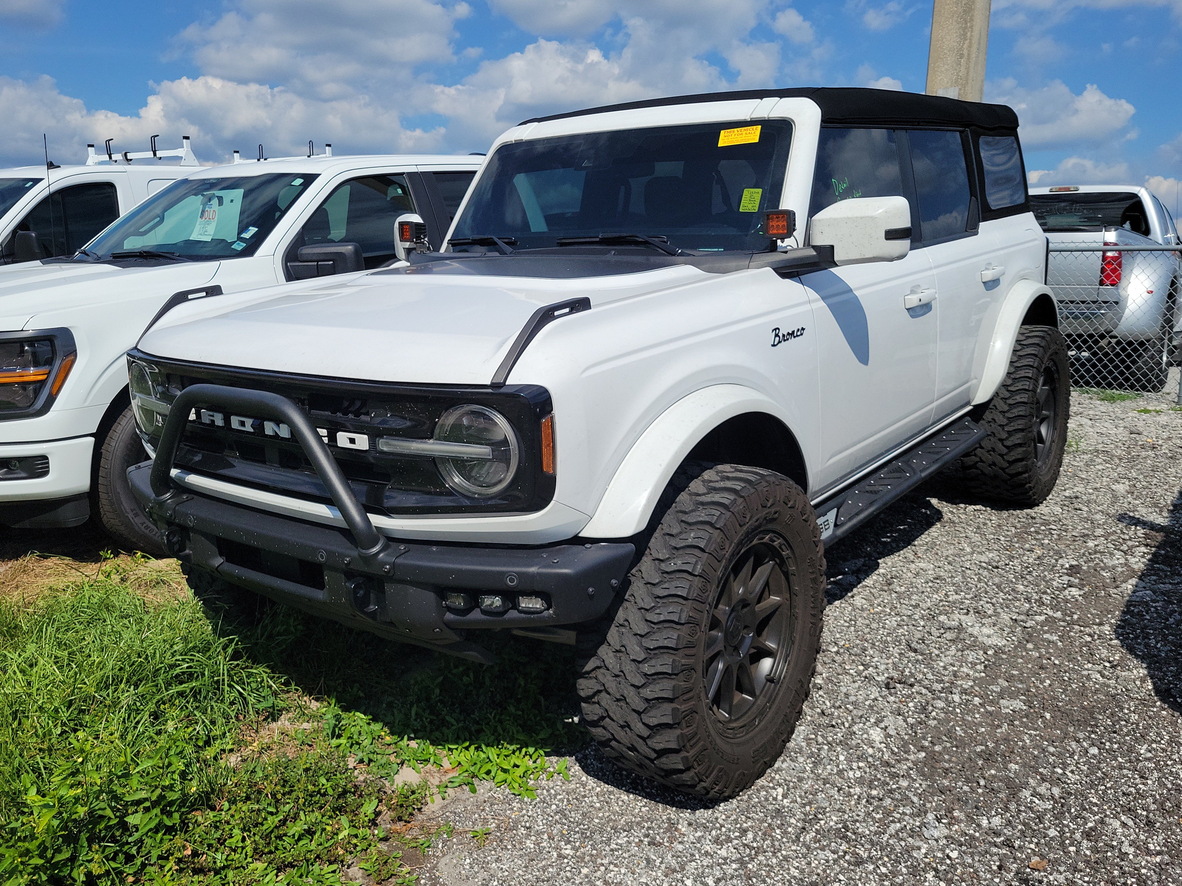 Used 2024 Ford Bronco Outer Banks AWD/4WD image 3