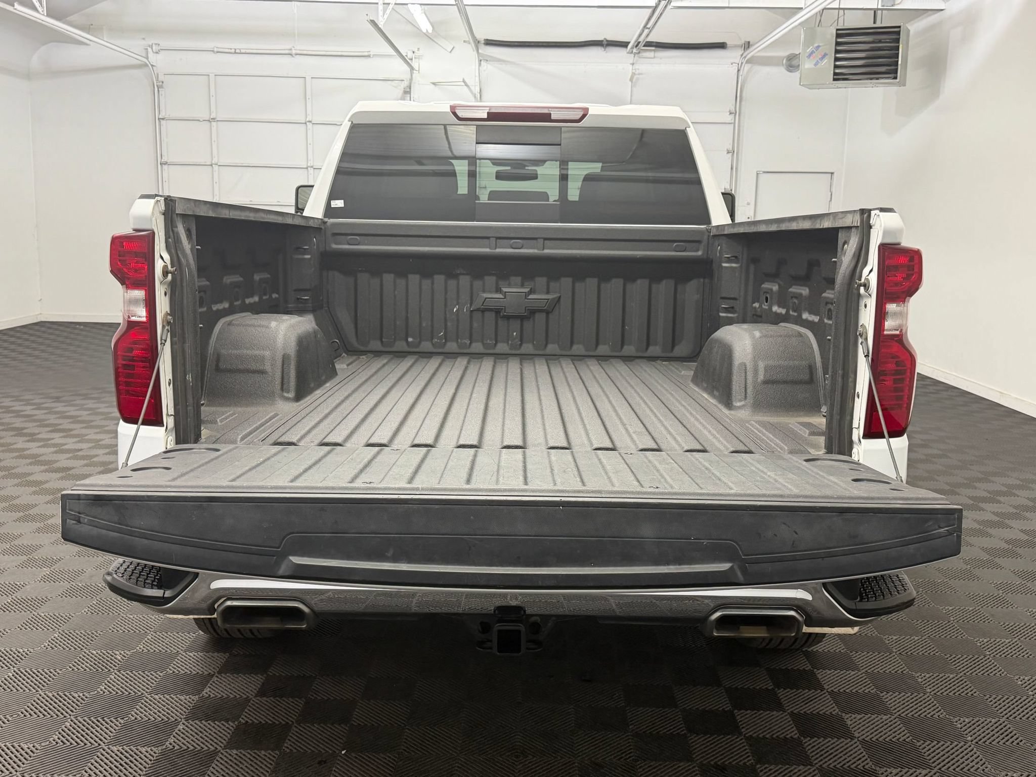 Used 2021 Chevrolet Silverado 1500 LT AWD/4WD image 23
