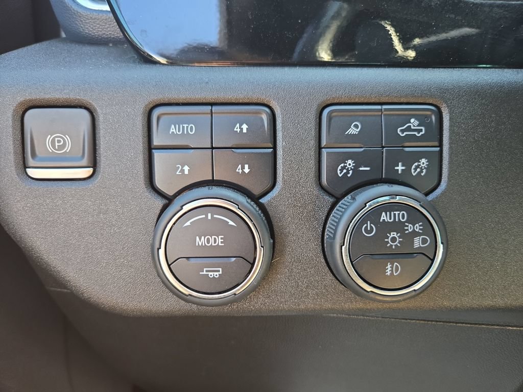 Used 2022 Chevrolet Silverado 1500 High Country w/ Z71 Off-Road Package AWD/4WD image 22