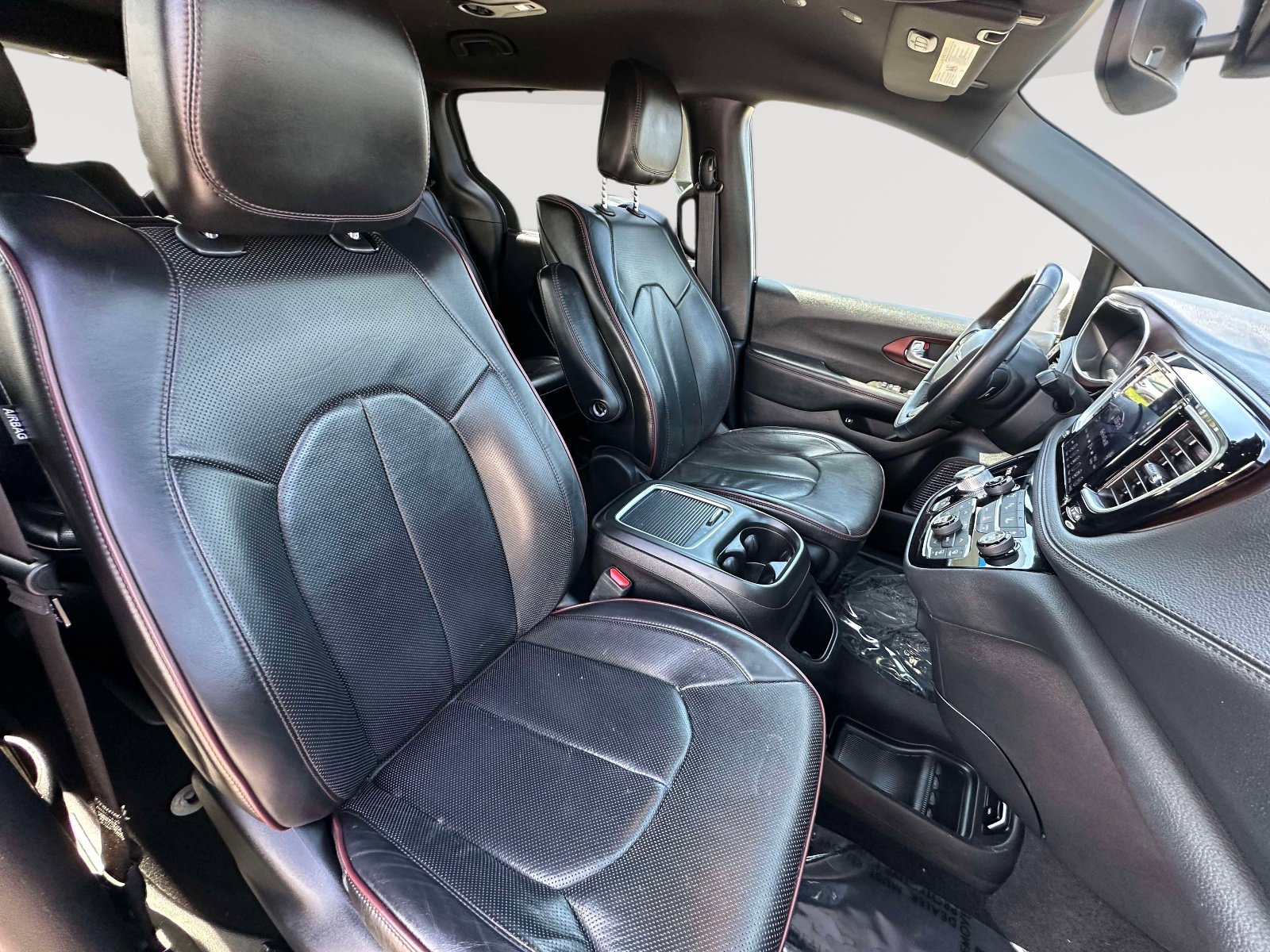 Used 2020 Chrysler Pacifica Limited image 21