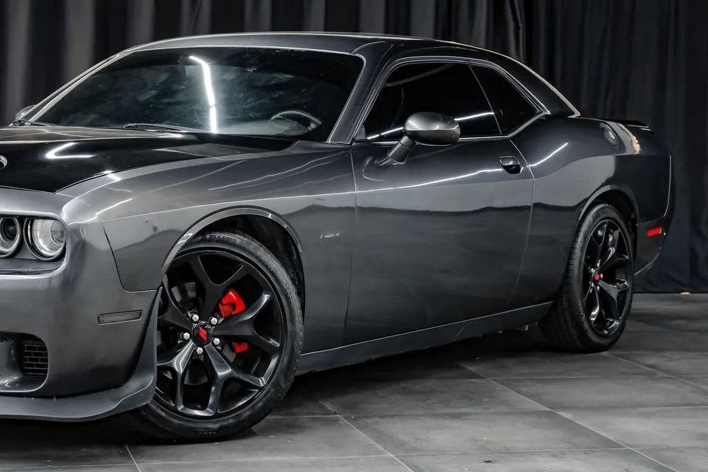 Used 2017 Dodge Challenger R/T RWD image 6