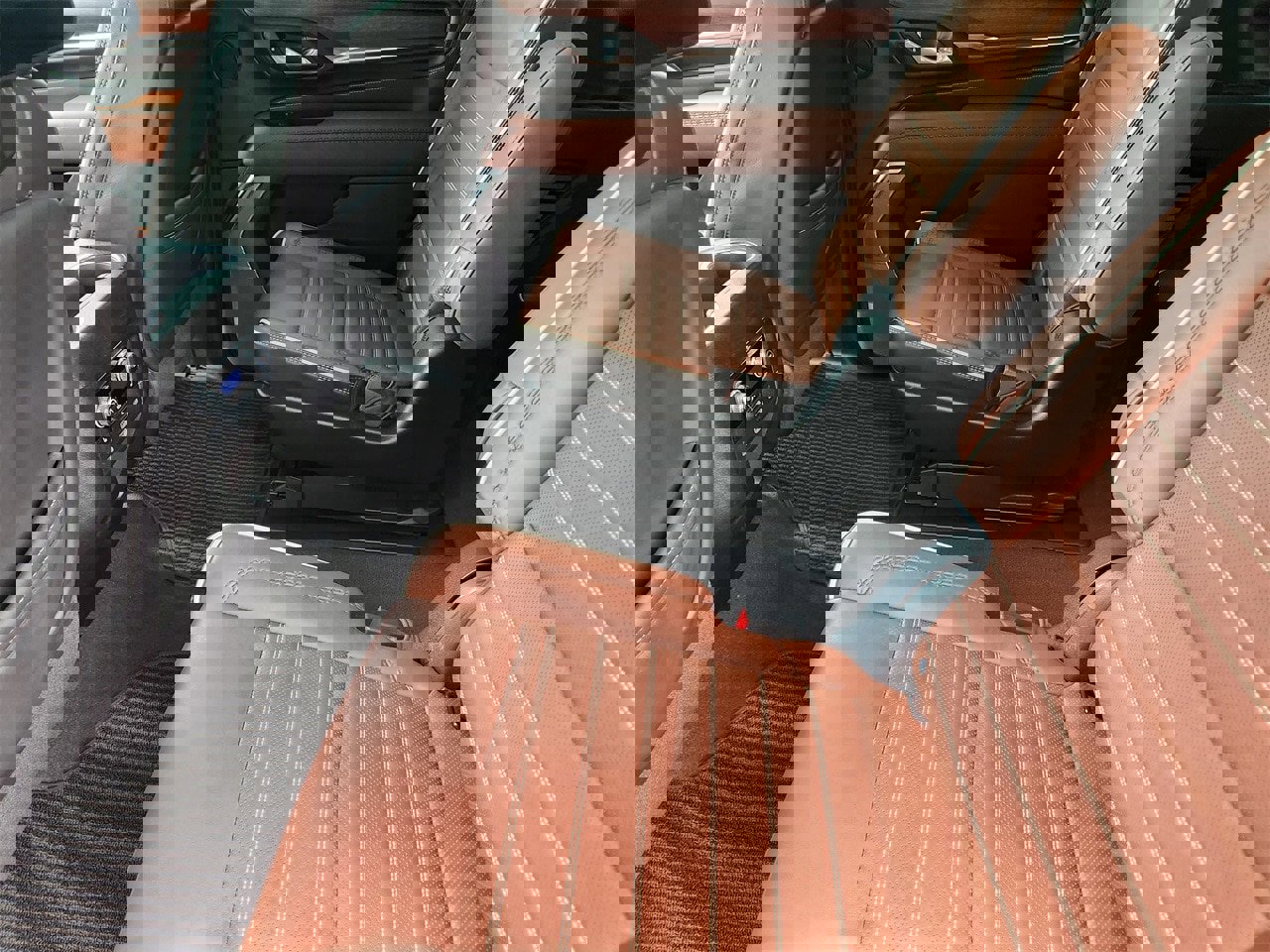 Used 2024 GMC Yukon Denali Ultimate image 29