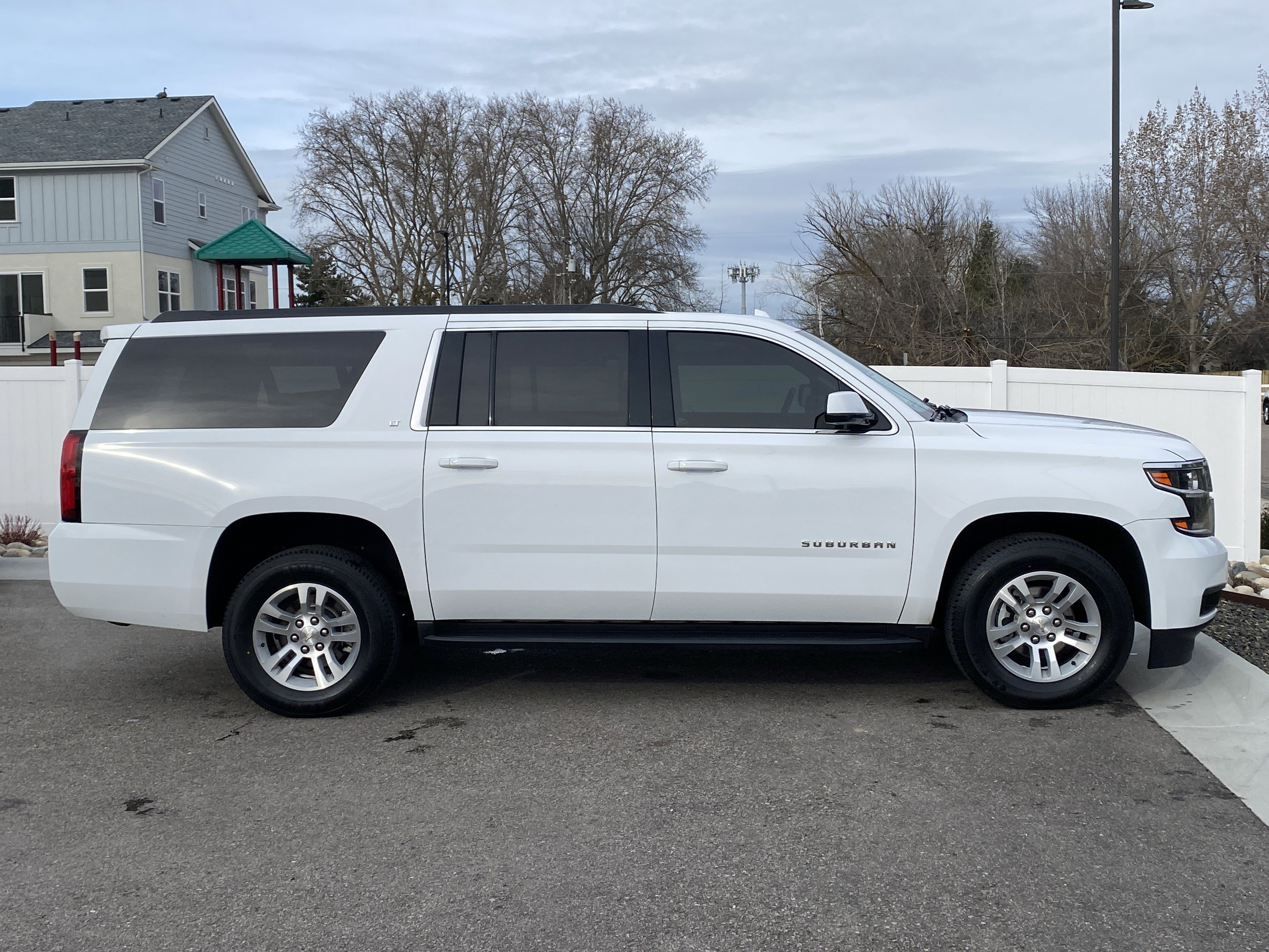 Used 2019 Chevrolet Suburban LT image 7