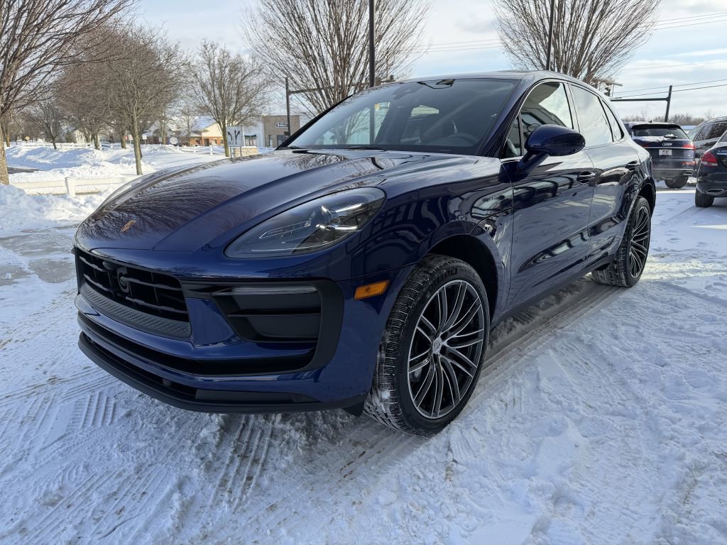 Used 2024 Porsche Macan BASE image 5