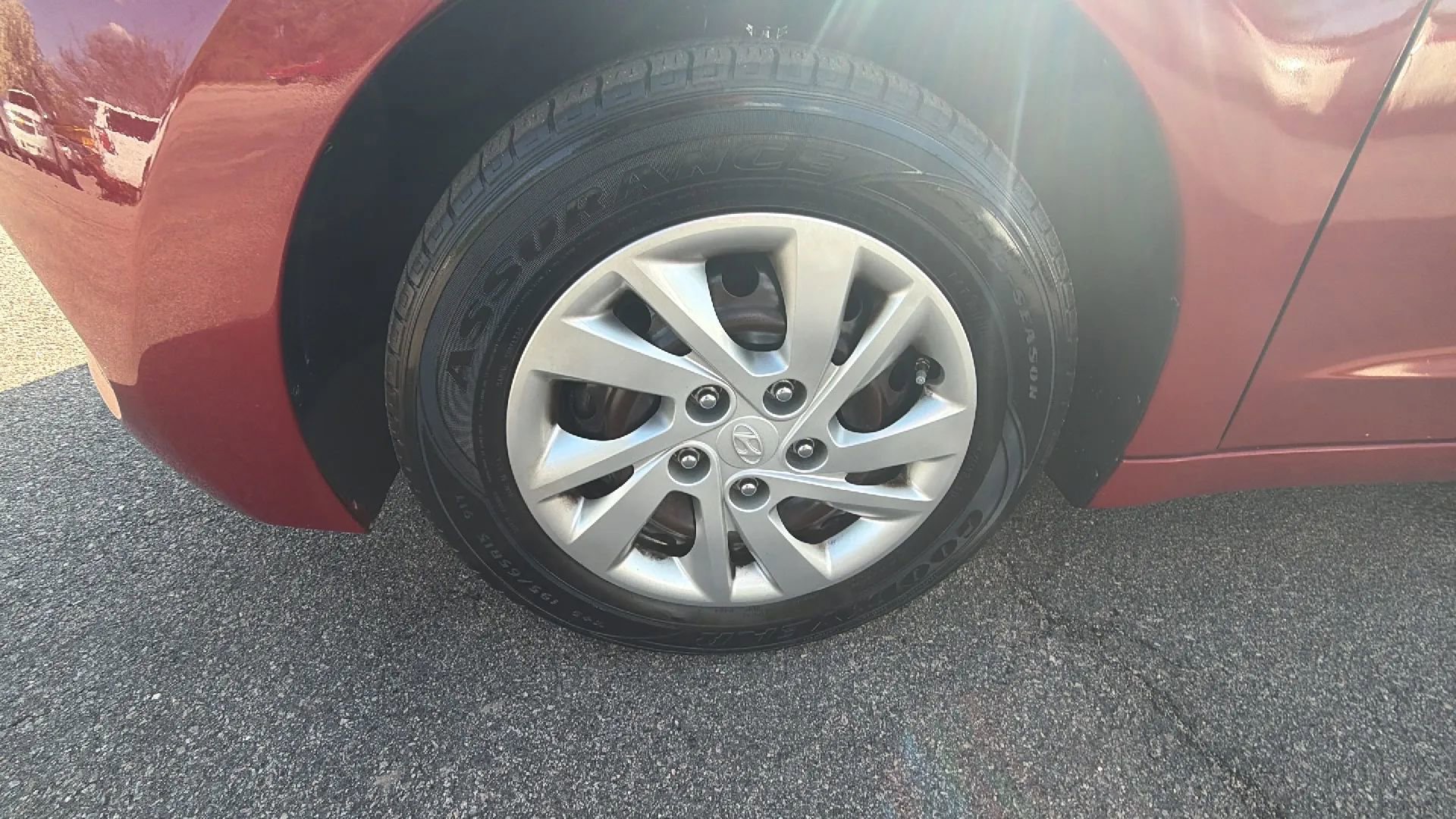 Used 2017 Hyundai Elantra SE image 9