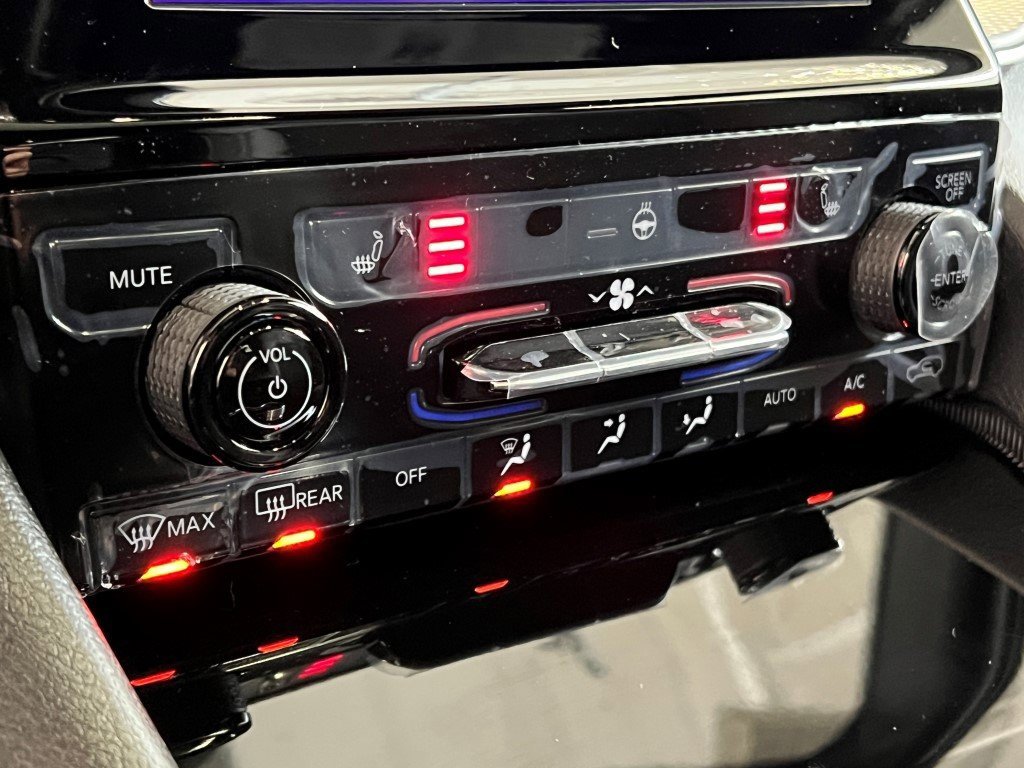 New 2025 Jeep Grand Cherokee Altitude image 21