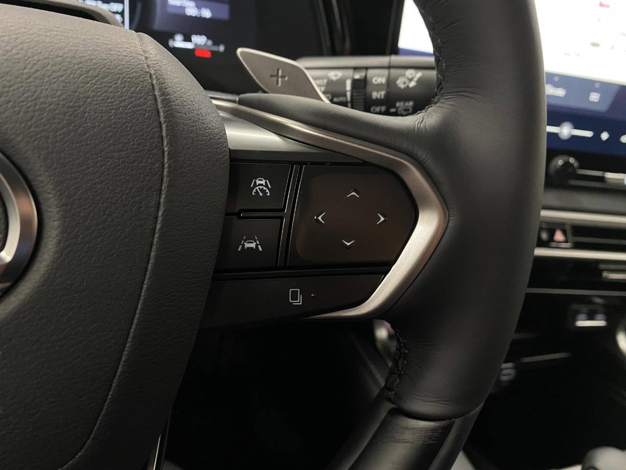 New 2026 Lexus RX 450h AWD image 17