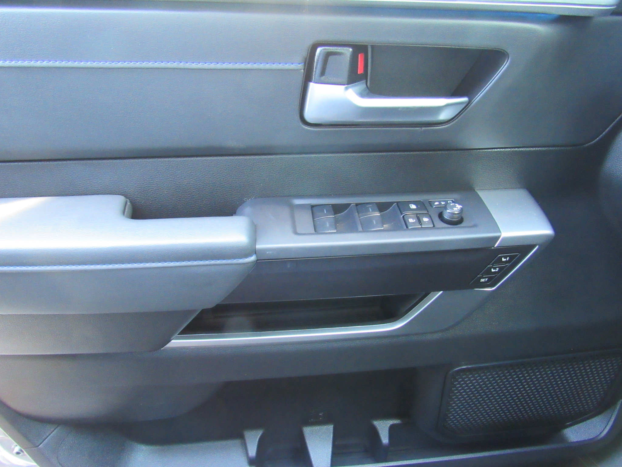 Used 2023 Toyota Tundra Platinum AWD/4WD image 12