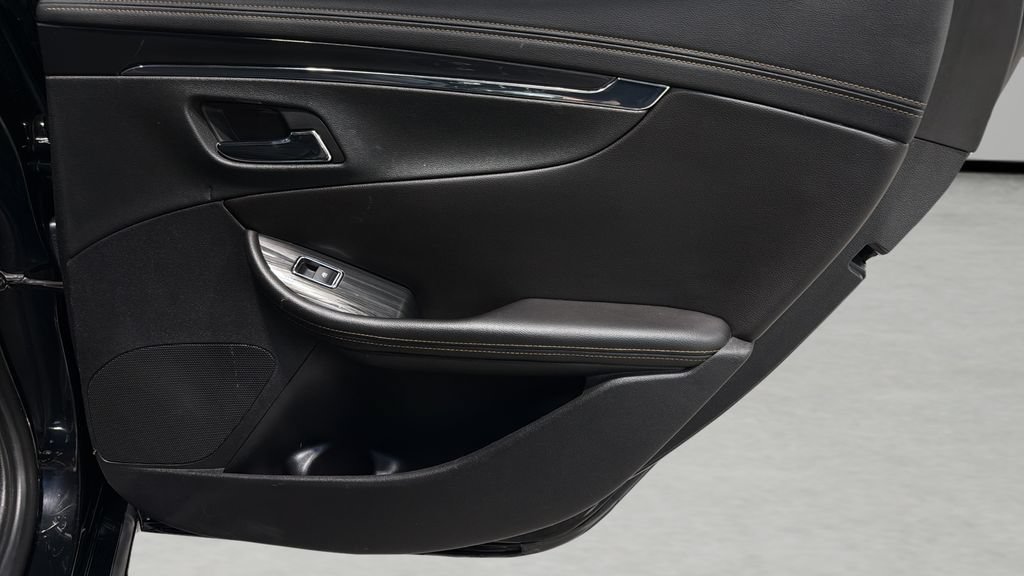 Used 2018 Chevrolet Impala Premier FWD image 15