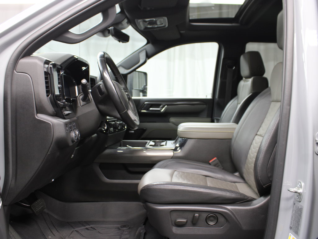 Used 2025 Chevrolet Silverado 2500 ZR2 w/ Technology Package AWD/4WD image 17