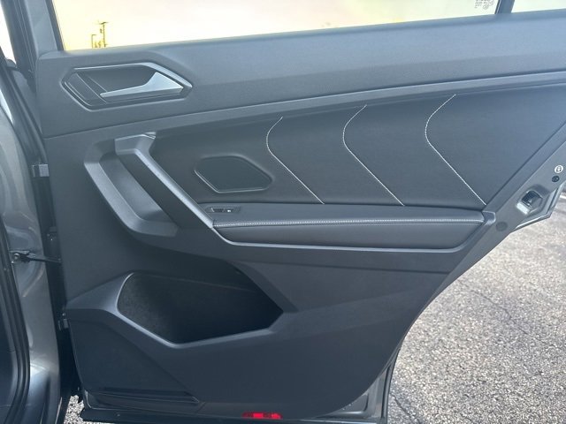 Used 2022 Volkswagen Tiguan SE image 20