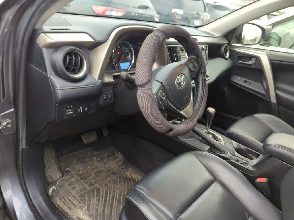 Used 2015 Toyota RAV4 Limited w/ Outdoor Package image 7