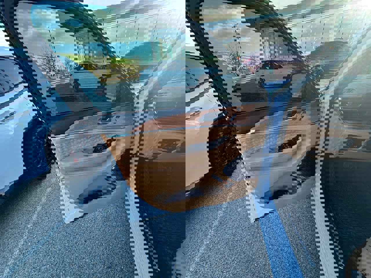 Used 2024 Jeep Grand Cherokee Summit image 11