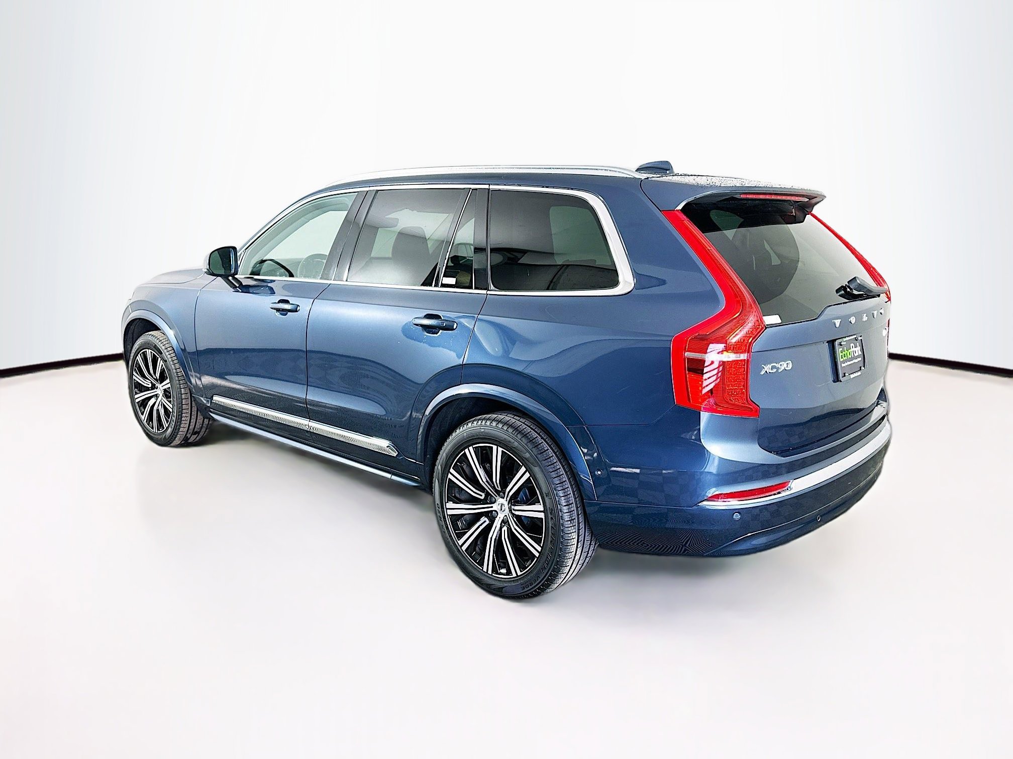 Used 2023 Volvo XC90 B6 Plus image 5