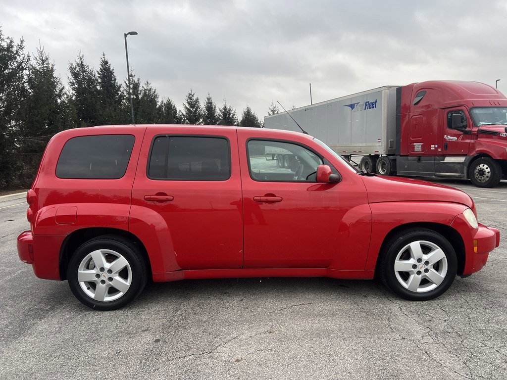 Used 2011 Chevrolet HHR LT image 6