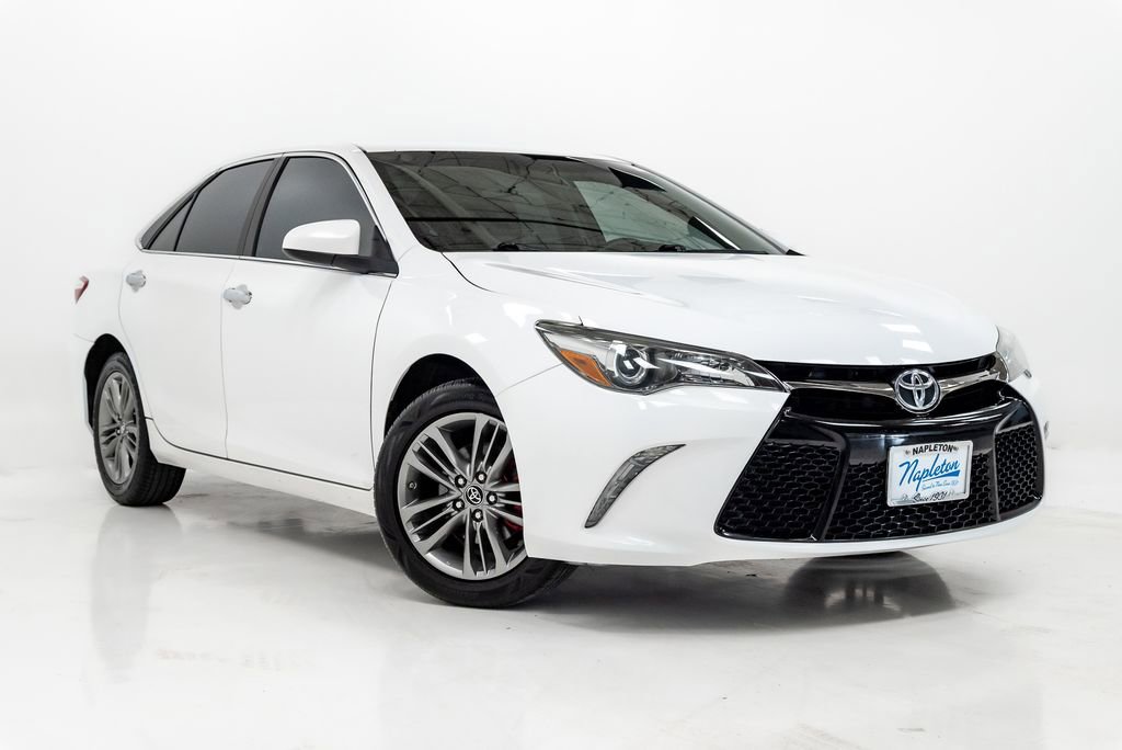 Used 2016 Toyota Camry SE image 5