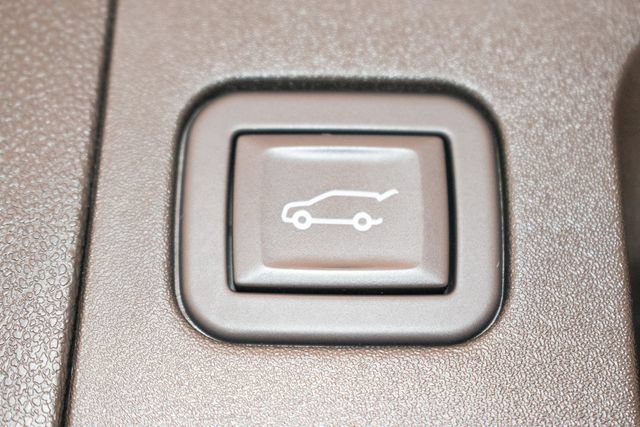 Used 2024 Cadillac XT5 Sportv w/ Technology Package AWD/4WD image 15
