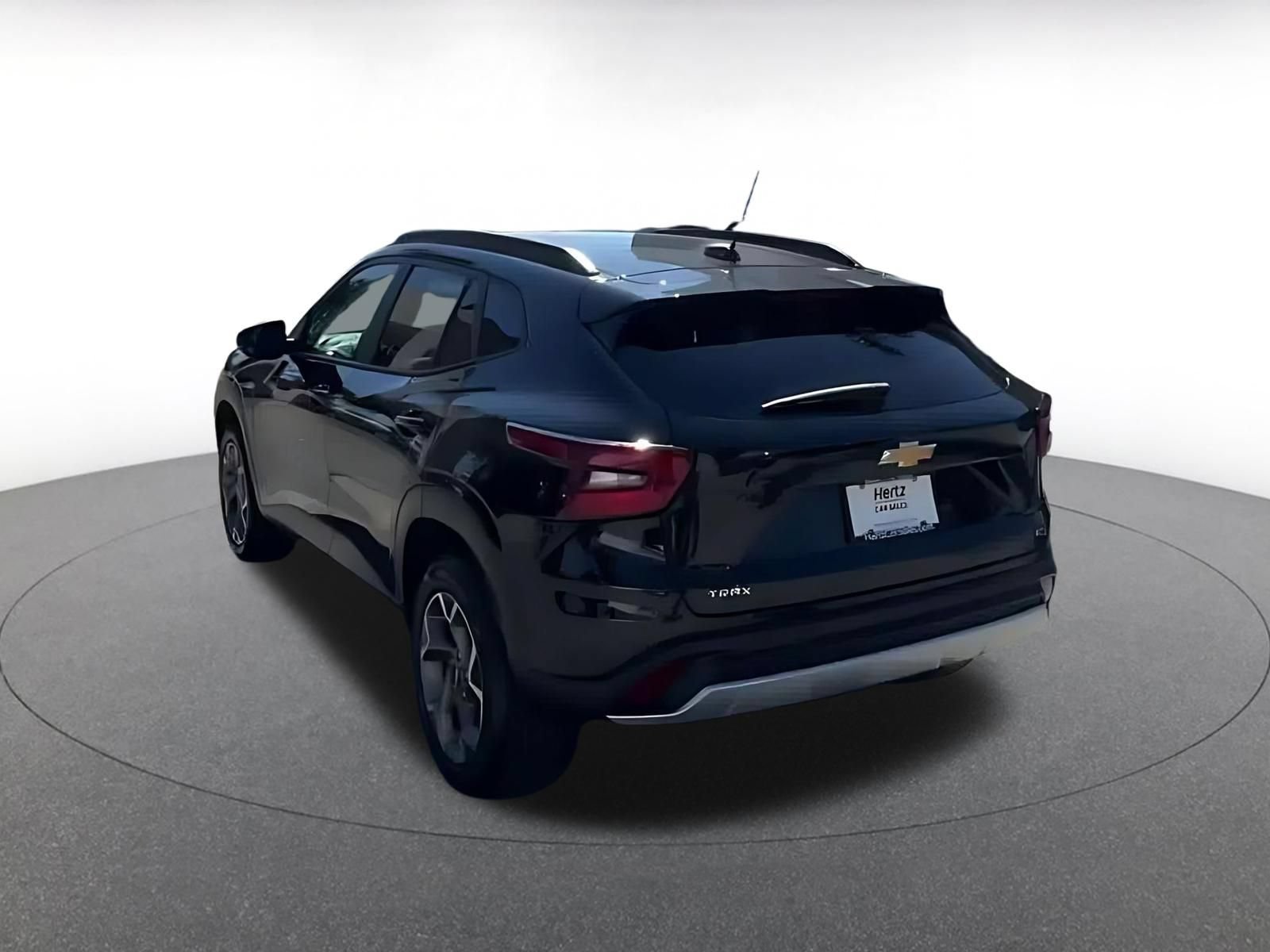 Used 2025 Chevrolet Trax LT FWD image 10