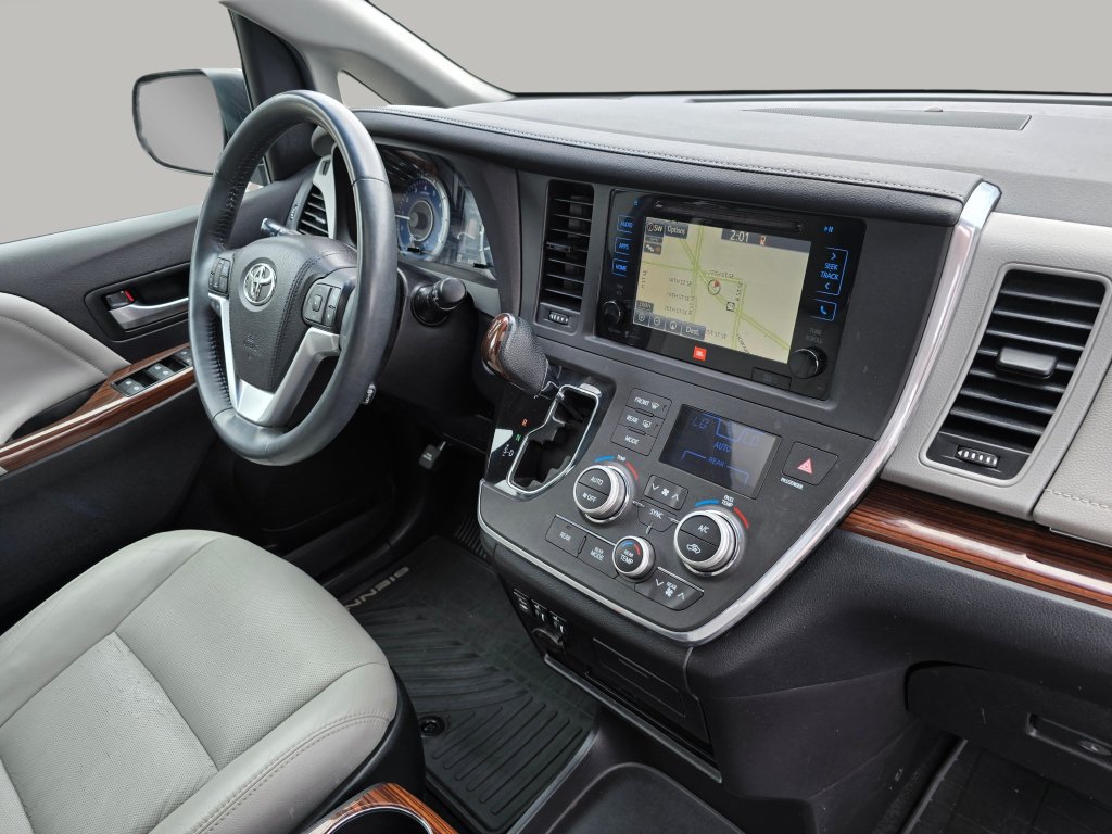 Used 2015 Toyota Sienna Limited Premium AWD/4WD image 33