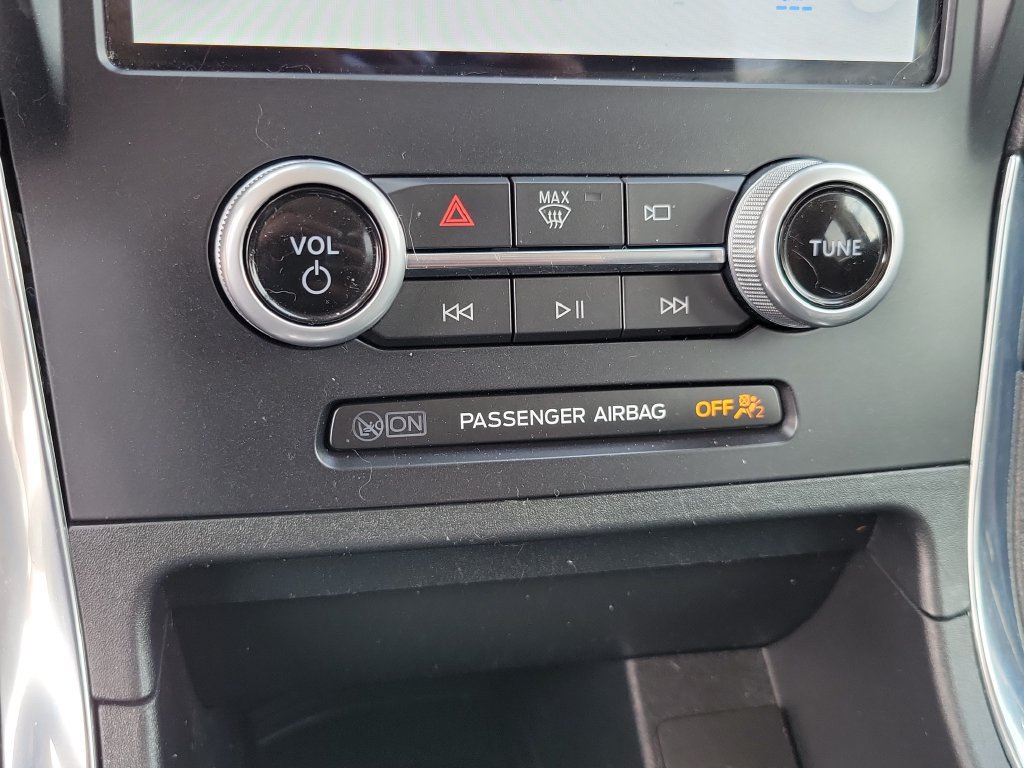 Used 2022 Ford Edge Titanium w/ Equipment Group 301A AWD/4WD image 25