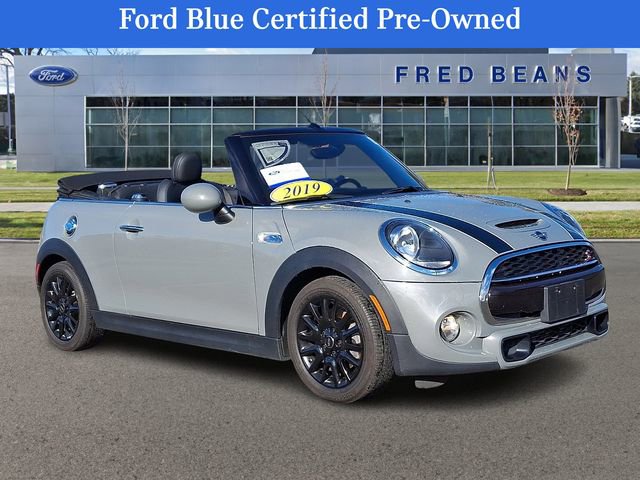 Used 2019 MINI Cooper S w/ Signature Upholstery Package image 1