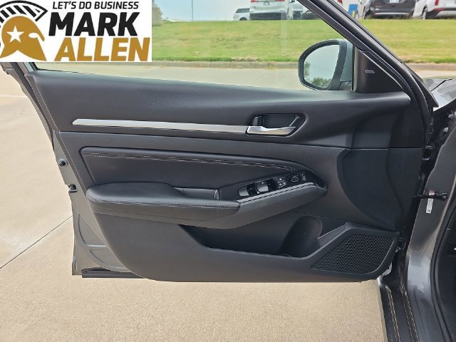 Used 2021 Nissan Altima 2.5 SV w/ SV Premium Package FWD image 21