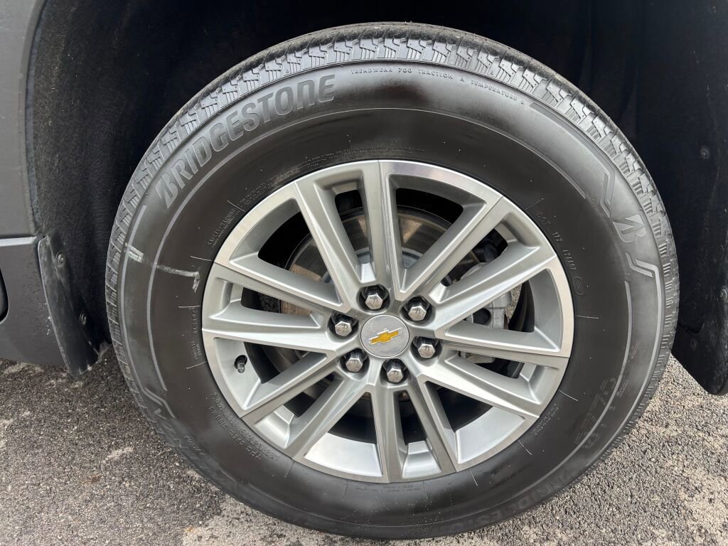 Used 2023 Chevrolet Traverse LT image 8