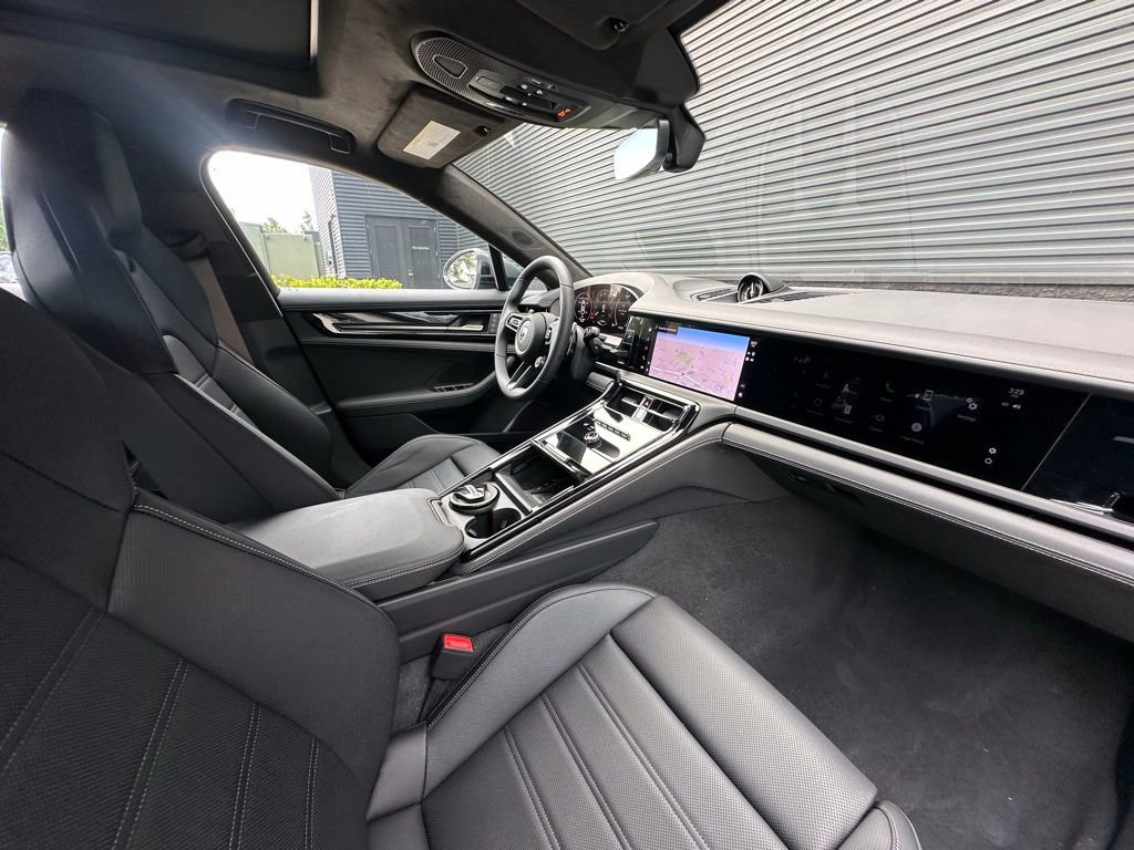 Used 2025 Porsche Panamera Turbo AWD/4WD image 41