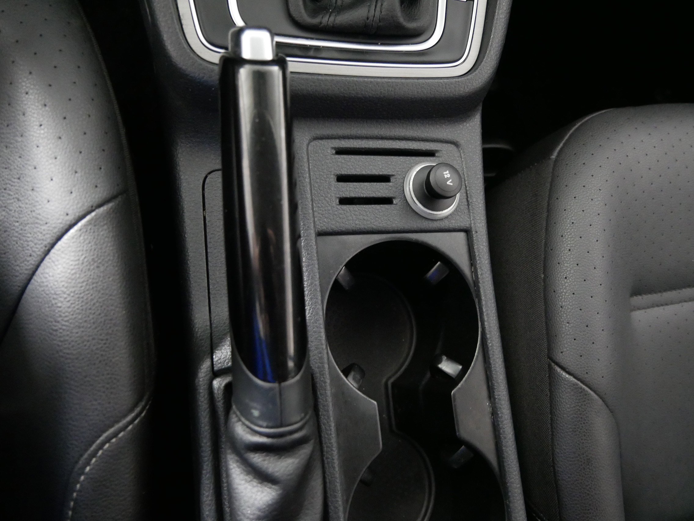 Used 2016 Volkswagen Golf Limited Edition image 29