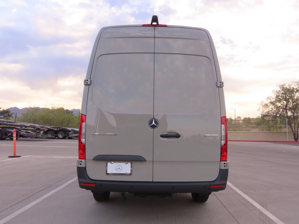 Used 2025 Mercedes-Benz Sprinter 2500 image 6