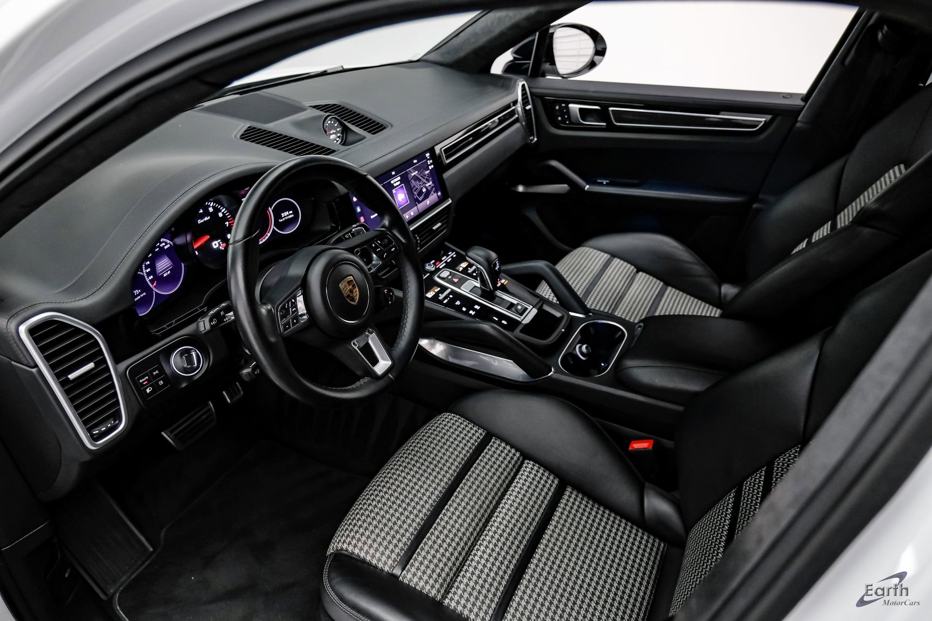 Used 2022 Porsche Cayenne Turbo image 41