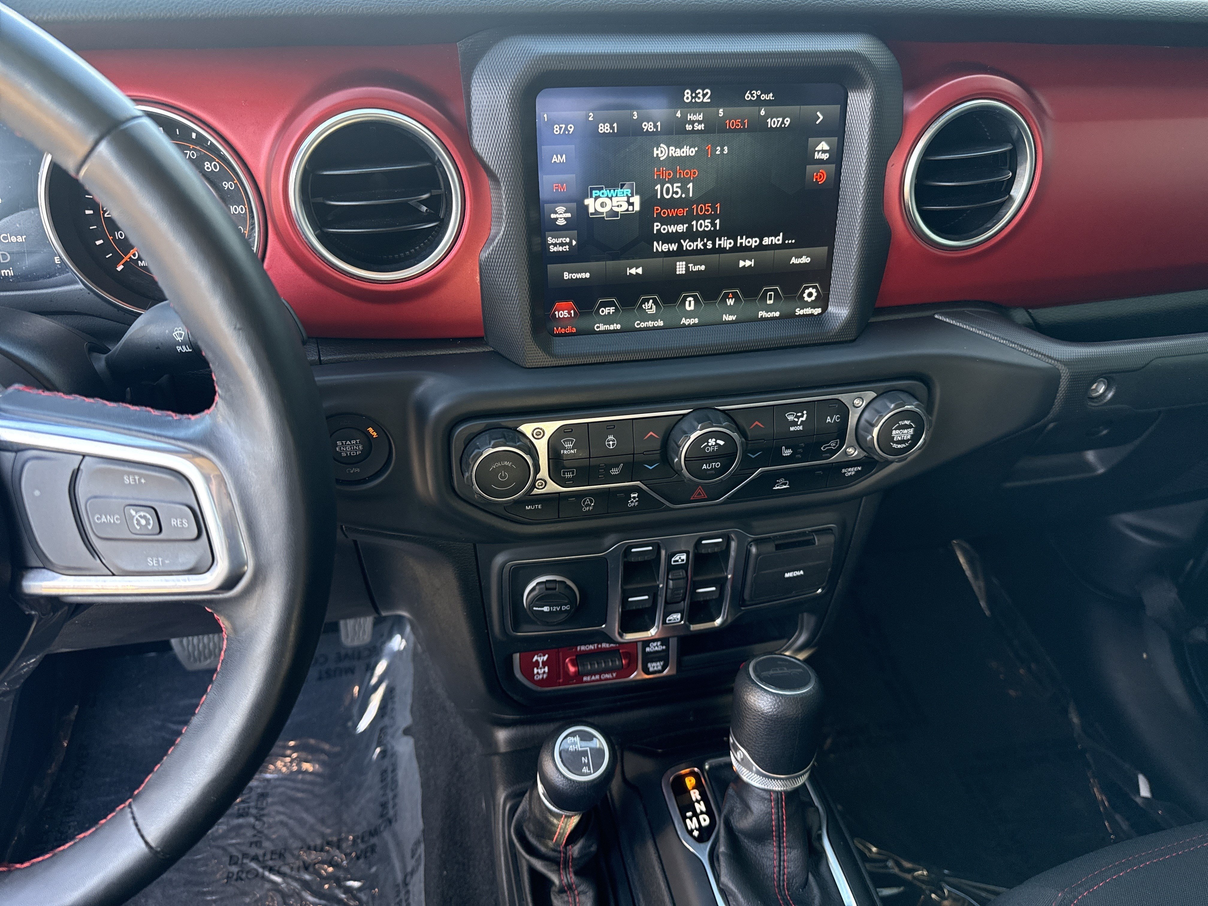 Used 2023 Jeep Gladiator Rubicon w/ Cold Weather Group AWD/4WD image 17