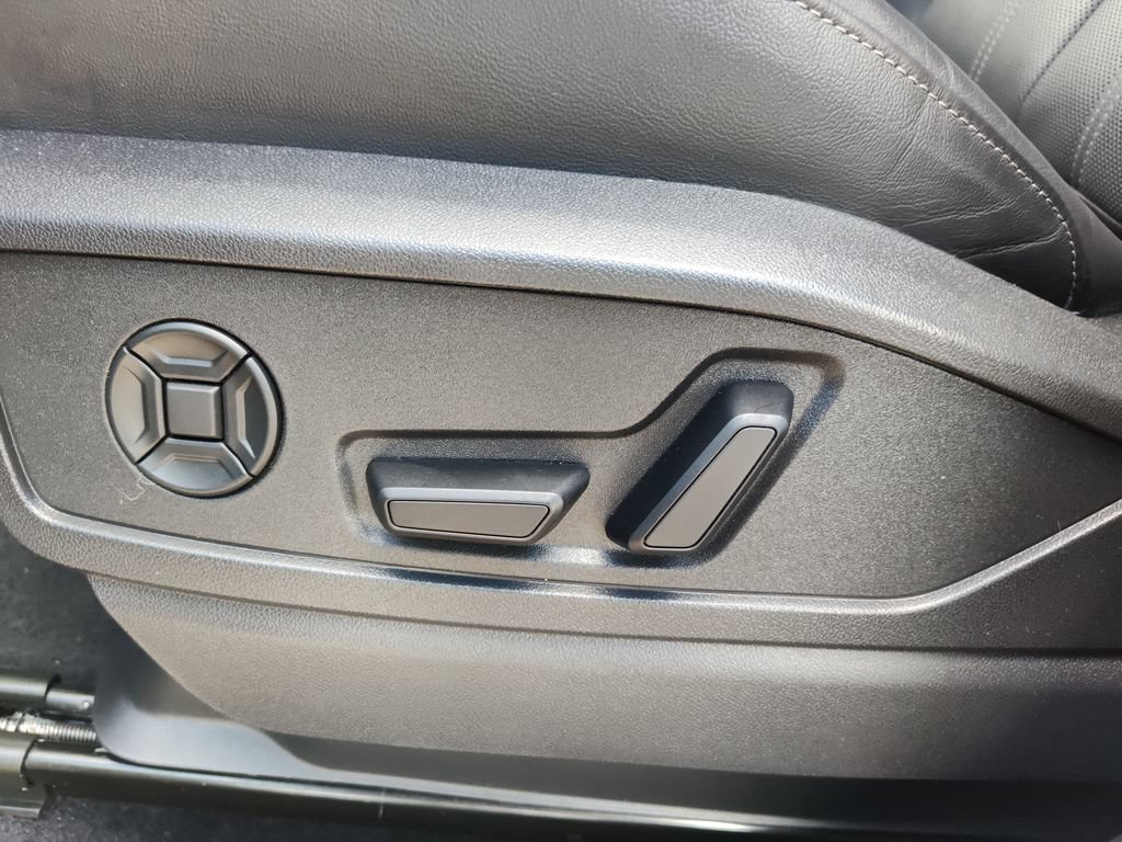 Certified 2025 Audi Q5 Prestige AWD/4WD image 23