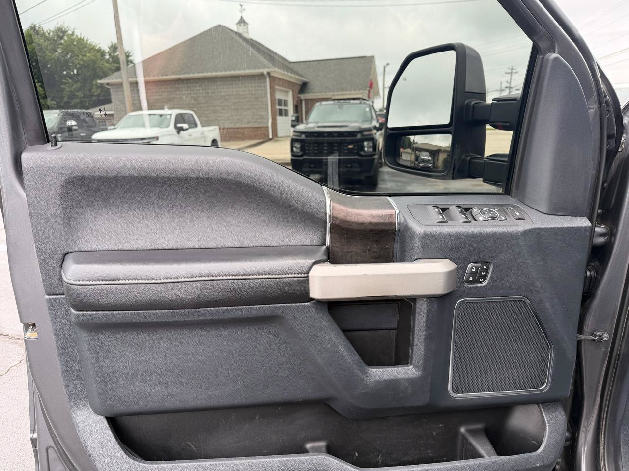Used 2022 Ford F450 Lariat w/ Lariat Value Package AWD/4WD image 9