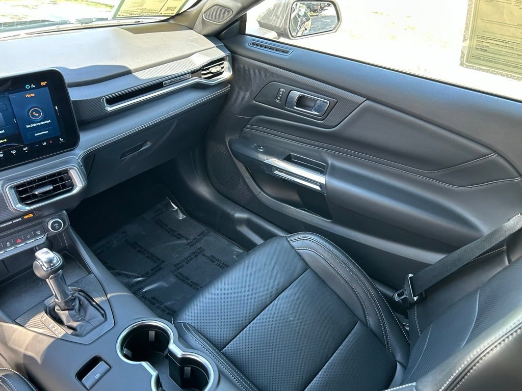 Used 2025 Ford Mustang Premium RWD image 11
