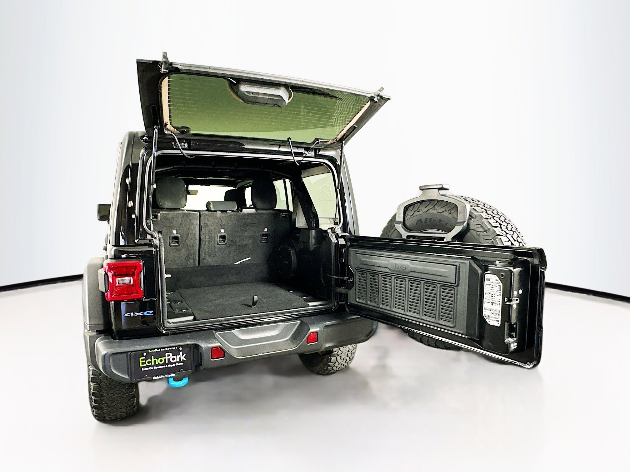 Used 2023 Jeep Wrangler Unlimited Rubicon 4xe w/ Cold Weather Group image 28