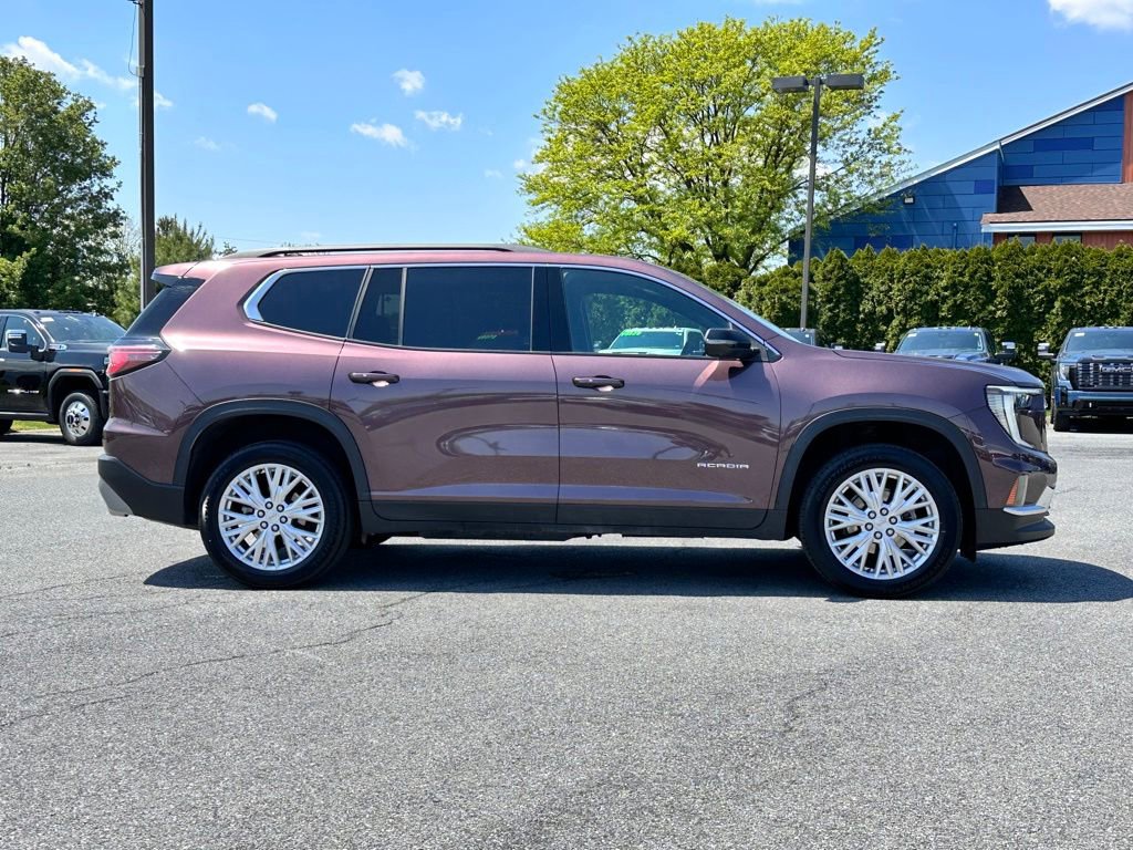 Used 2024 GMC Acadia Elevation w/ Luxury Package AWD/4WD image 3