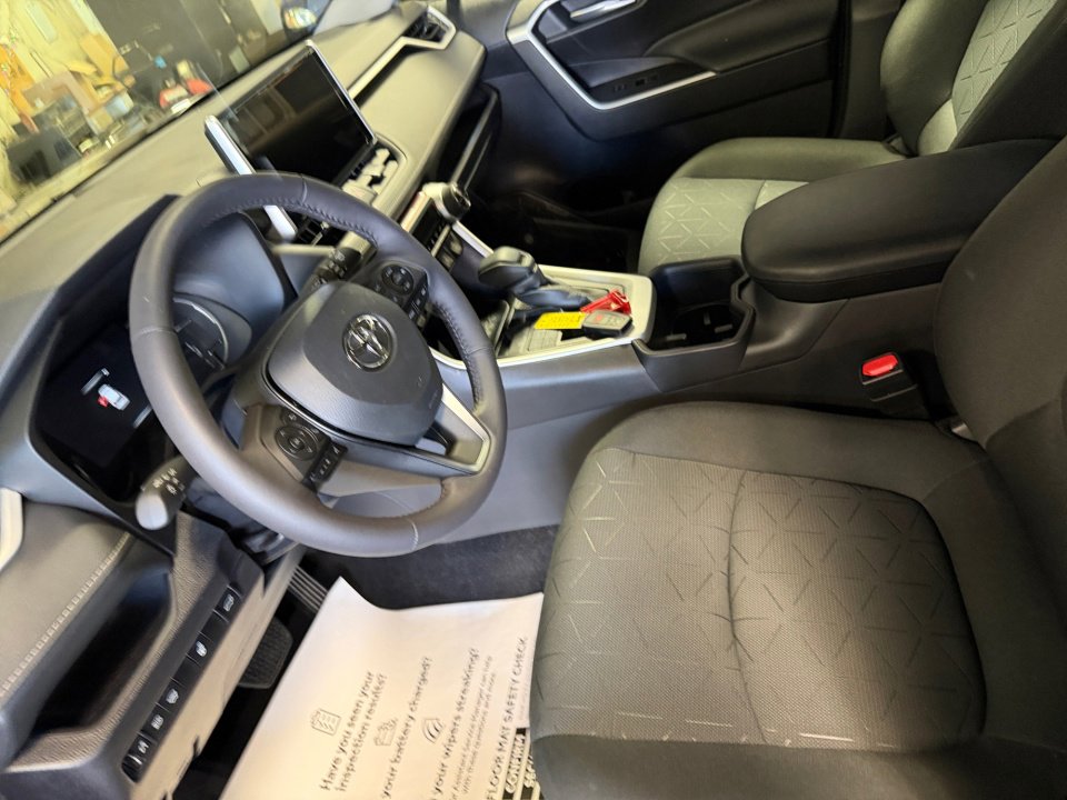 Used 2025 Toyota RAV4 XLE w/ Convenience Package AWD/4WD image 34