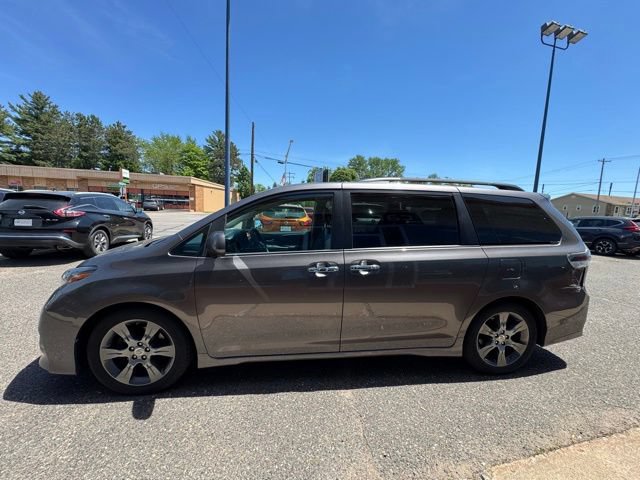 Used 2015 Toyota Sienna SE FWD image 4