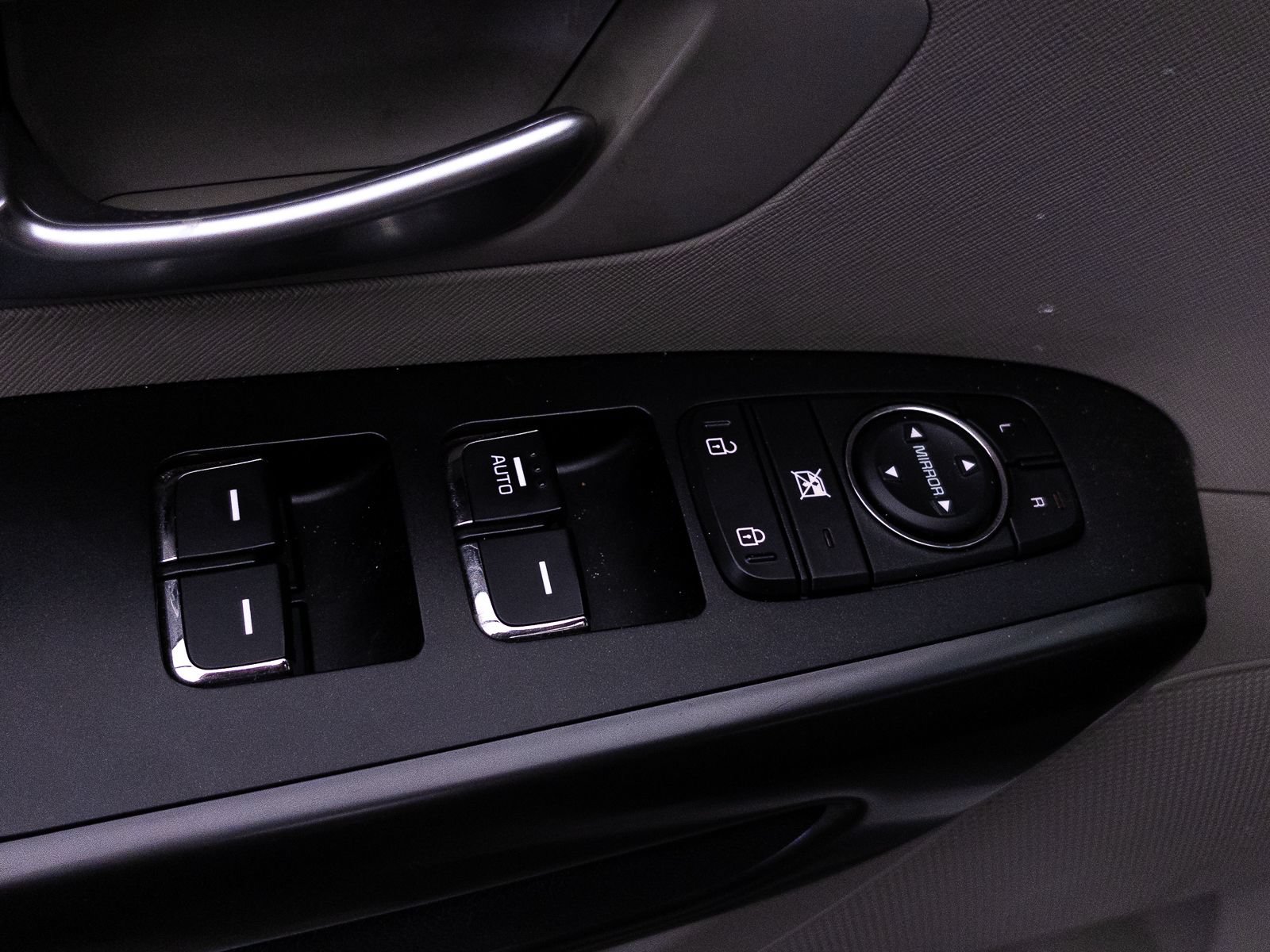 Used 2019 Kia Sedona LX FWD image 15