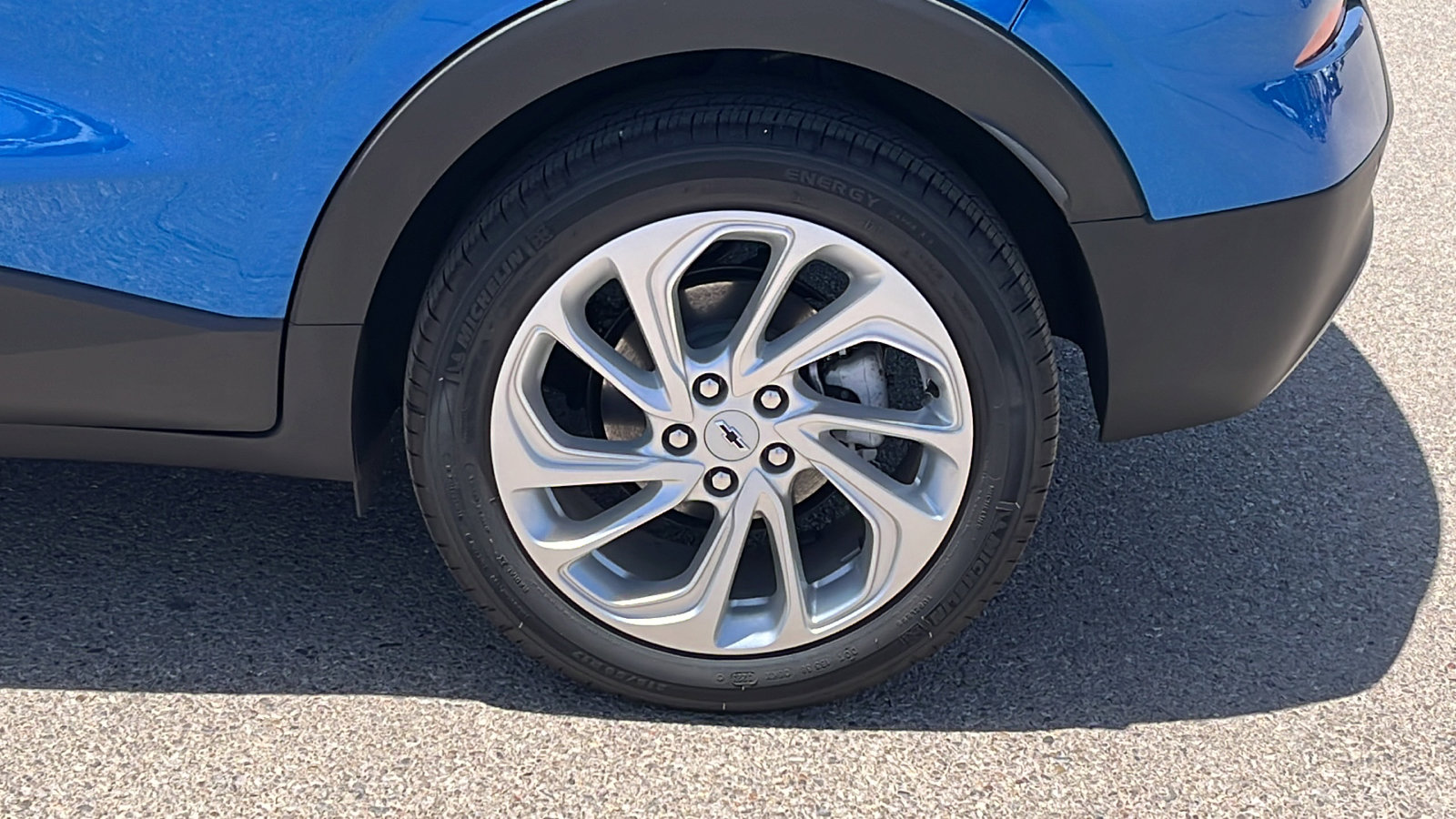 Used 2023 Chevrolet Bolt EUV LT w/ Comfort Package image 5