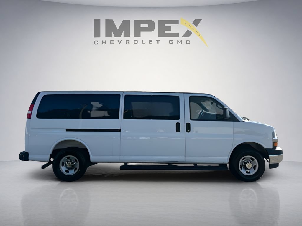 Used 2025 Chevrolet Express 3500 LT w/ LT Preferred Equipment Group RWD image 6