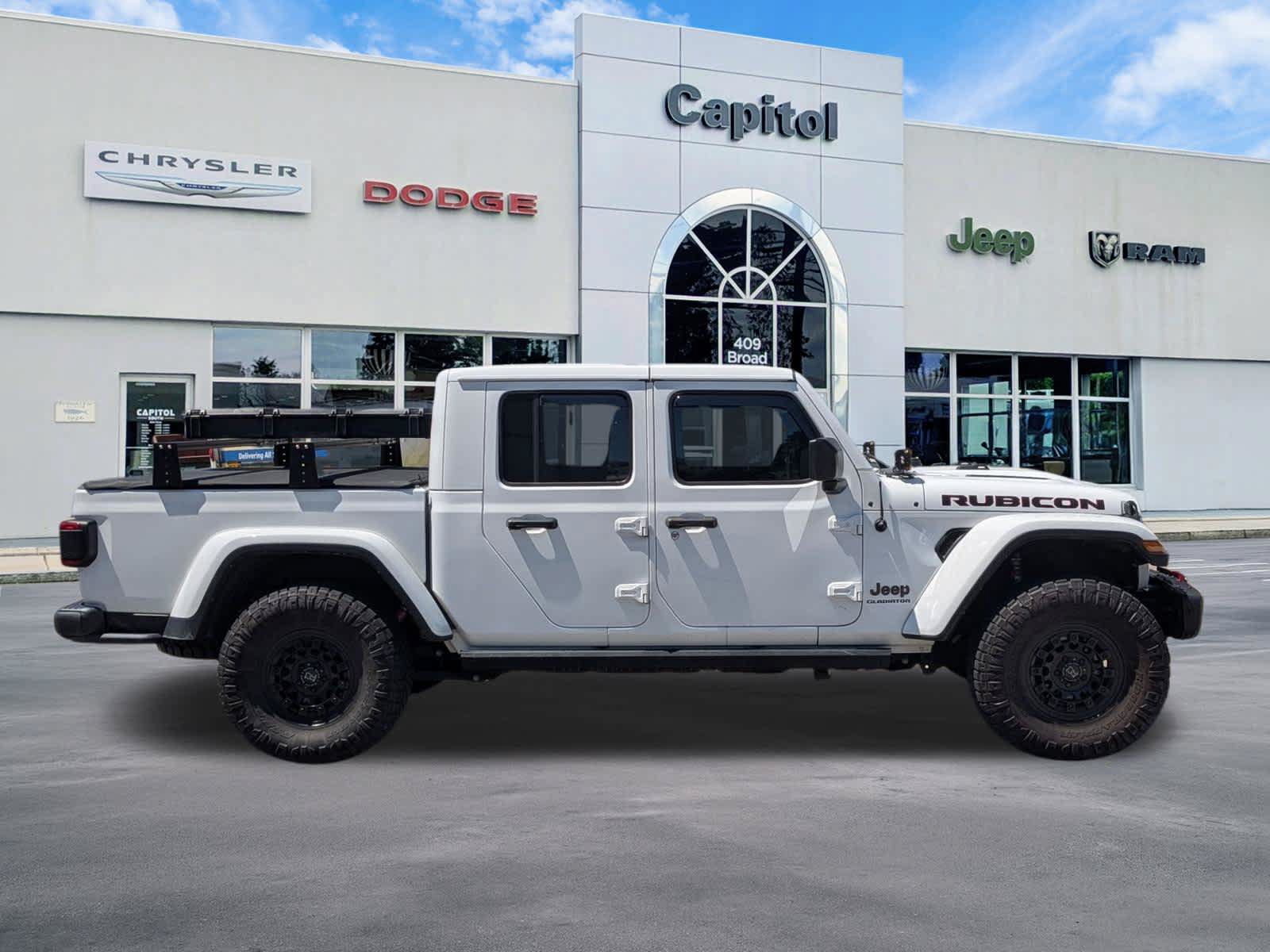Used 2022 Jeep Gladiator Rubicon w/ LED Lighting Group AWD/4WD image 2