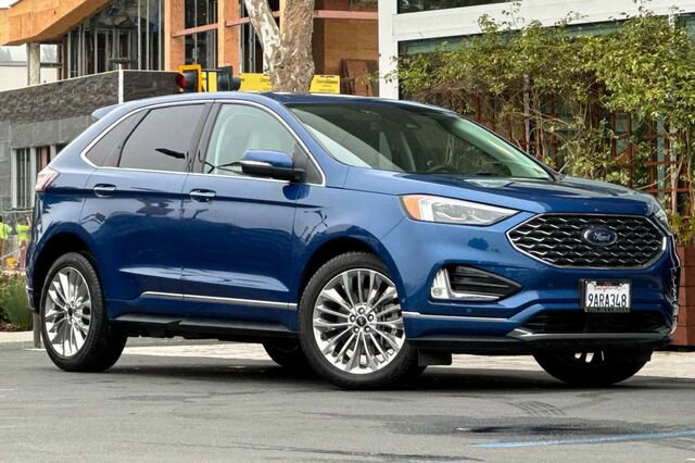 Certified 2022 Ford Edge Titanium w/ Equipment Group 301A image 2