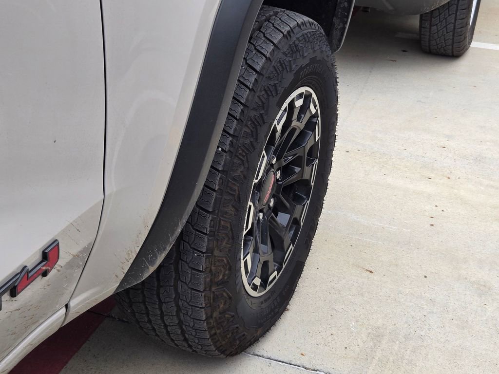 Used 2026 GMC Canyon AT4 w/ Technology Plus Package AWD/4WD image 16